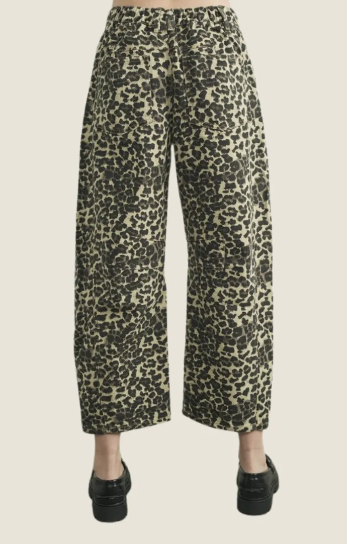 Everly Leopard Barrel Jeans