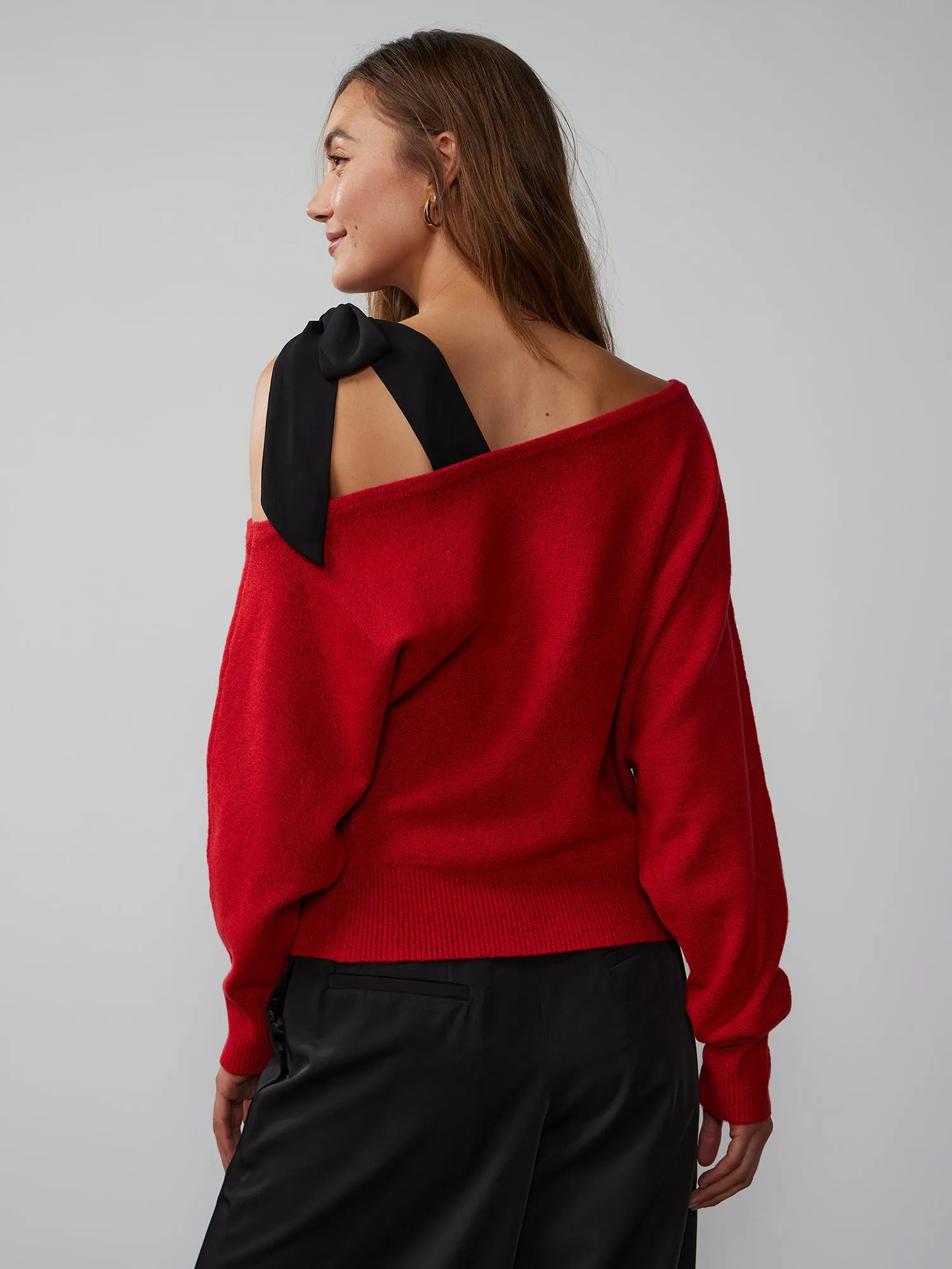 Long Sleeve Velvet Bow Sweater